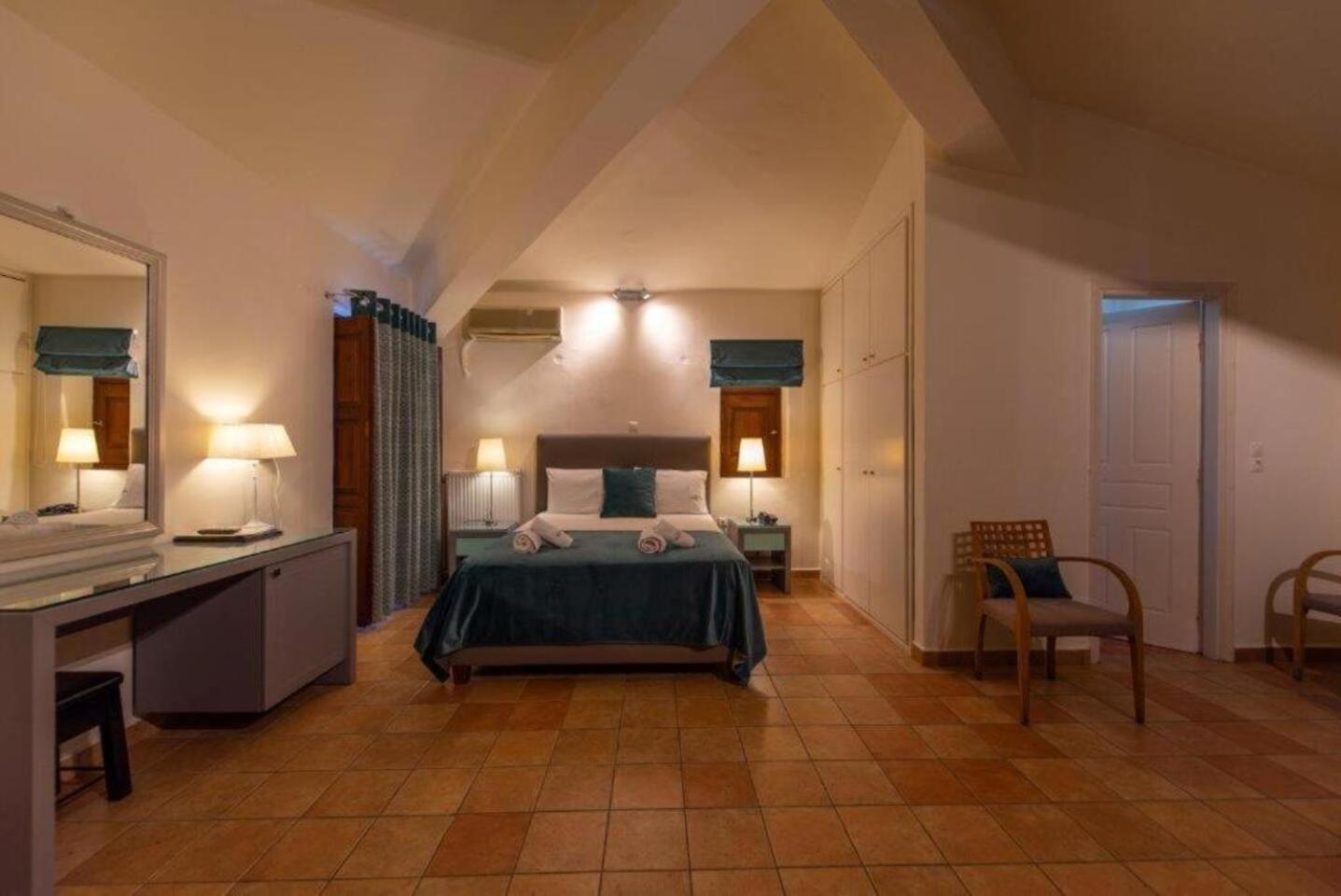 Hotel Kastro Maini Areopoli Esterno foto